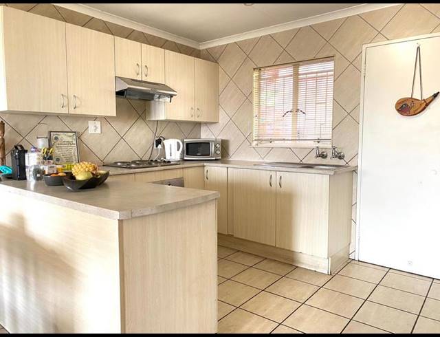 3 BEDROOM TOWNHOUSE FOR SALE IN WILROPARK